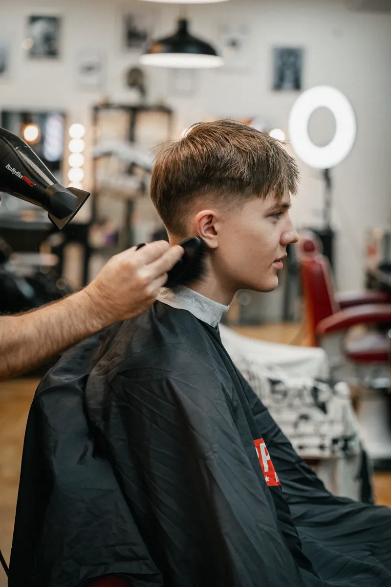 Fön och styling efter klippning - Samy's Barbershop Solna