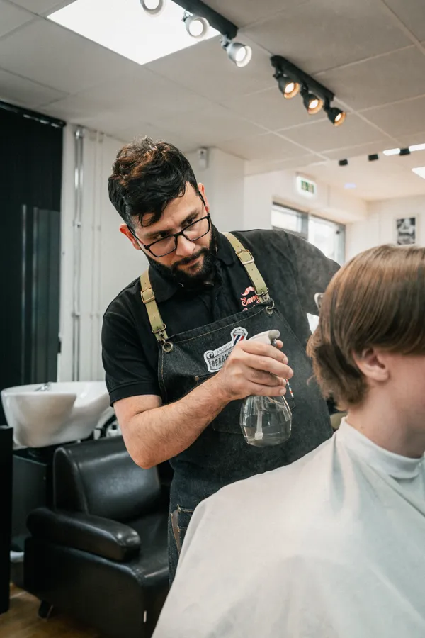 Moodi - Barberare på Samy's Barbershop